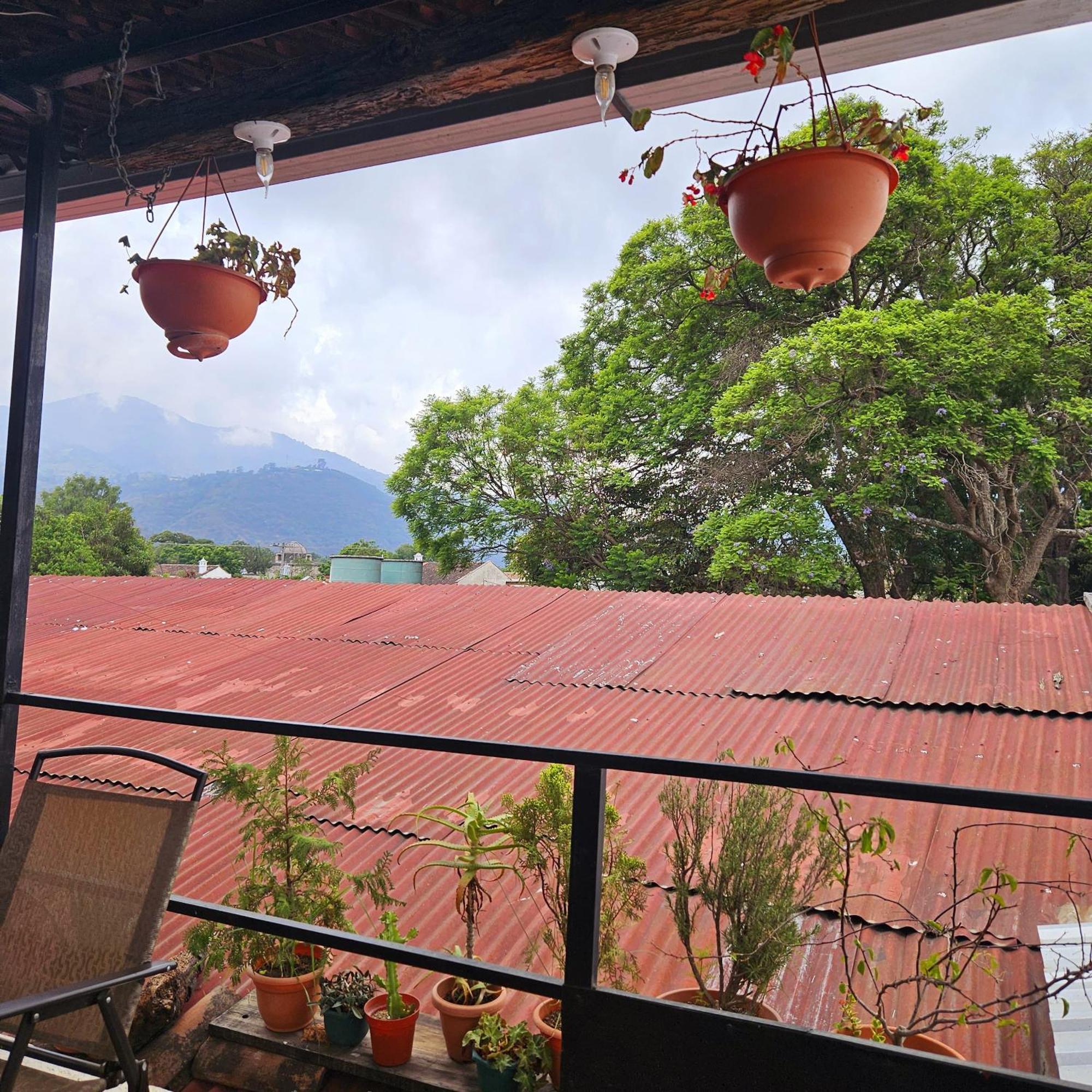 Cermeno'S House Hotel Antigua Exterior photo