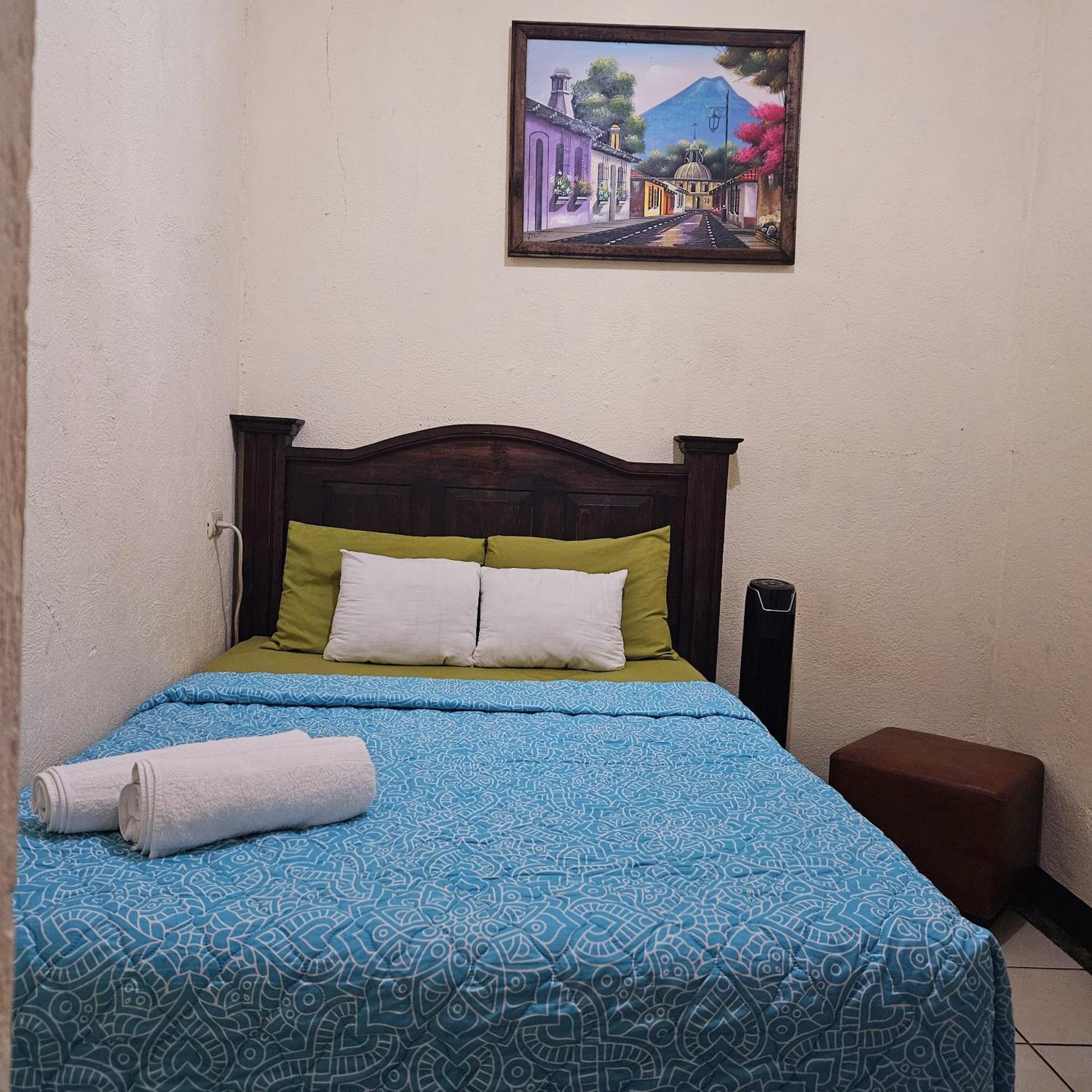 Cermeno'S House Hotel Antigua Exterior photo
